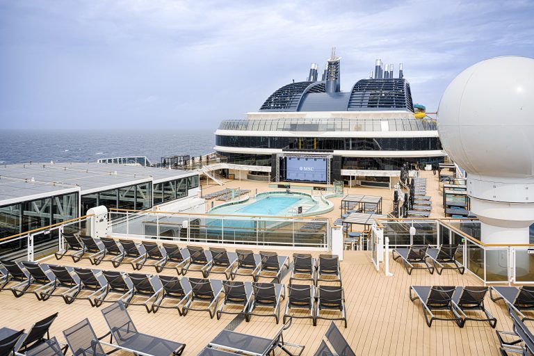 MSC World America, Top 20 Exclusive Solarium